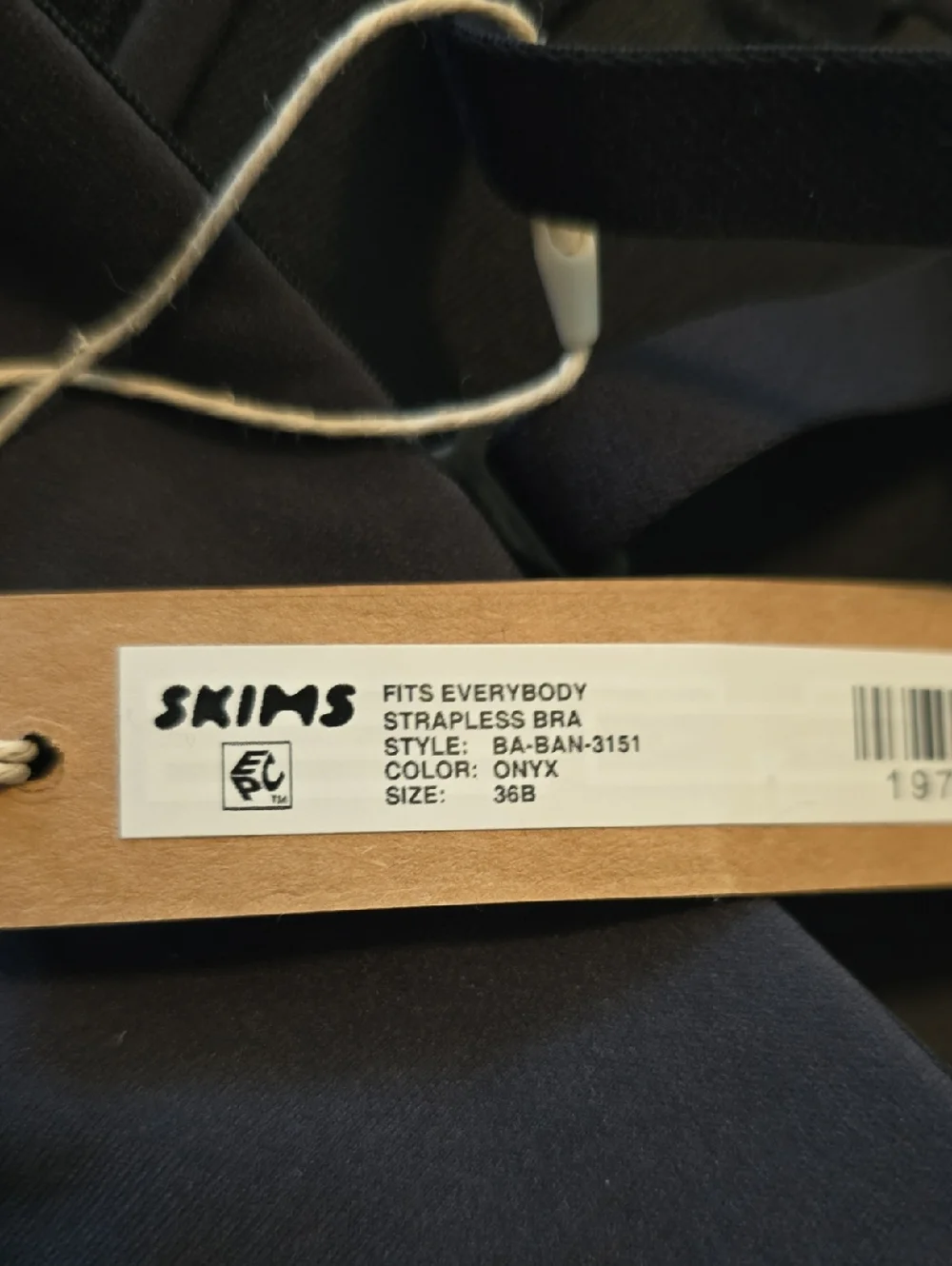 SKIMS Kim Kardashian Women's 36B Fits Everybody Strapless Bra New w/ Tags! - Picture 3 of 4